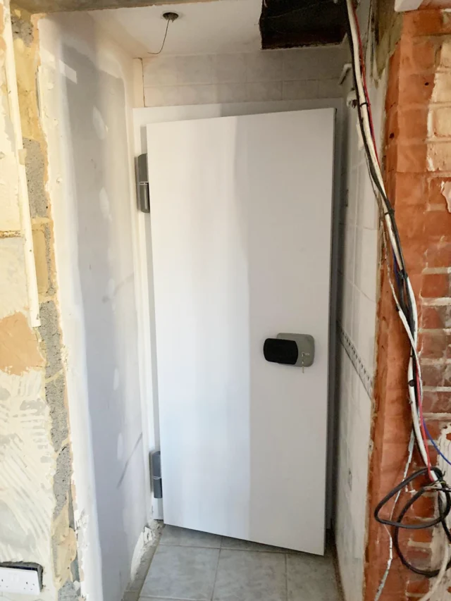 cold-room-installation-london-reliable-commercial-cold-rooms-by-xpress-refrigeration